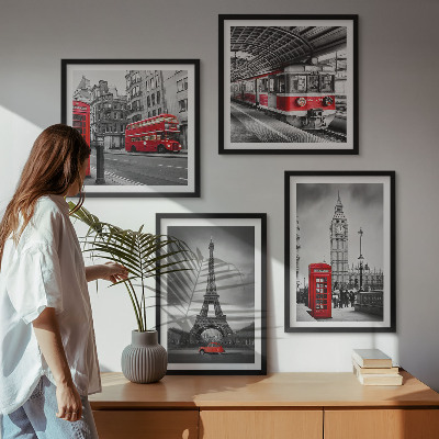 Composizione di 4 quadri Autobus rossi in città