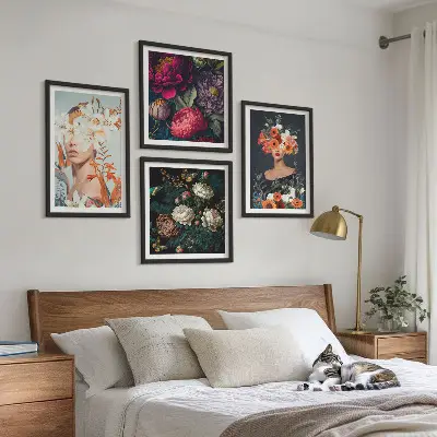 Composizione di 4 quadri con ritratti di bouquet floreali e foglie