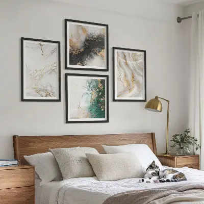 Polittico con cornice con motivi astratti bianco nero e verde