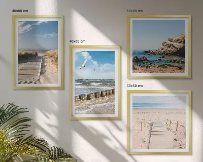 Polittico con cornice stampa che ritrae spiaggia, sabbia, onde, cielo e uccelli