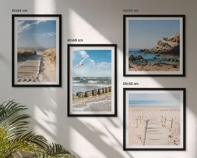 Polittico con cornice stampa che ritrae spiaggia, sabbia, onde, cielo e uccelli