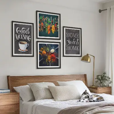Galleria a parete con stampa di spezie, caffè, tazza ed erbe aromatiche
