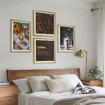 Polittico con cornice chicchi di caffè per la colazione italiana