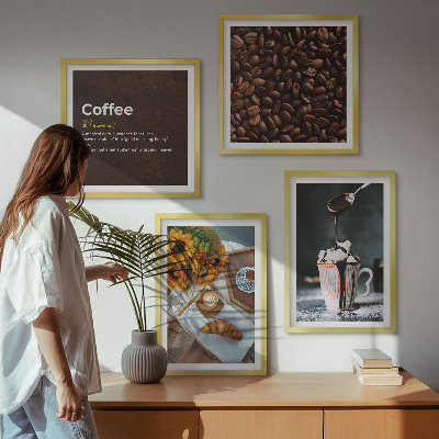 Polittico con cornice chicchi di caffè per la colazione italiana