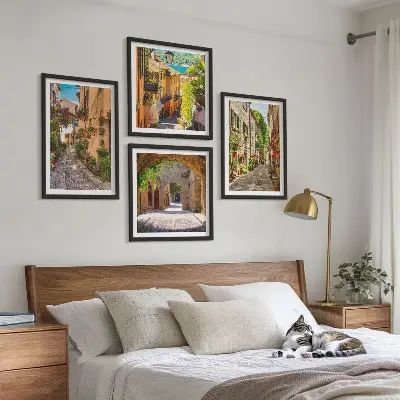 Galleria a parete con strade italiane, fiori e architettura