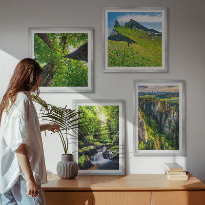 Composizione di 4 quadri Montagne verdi cascata foresta