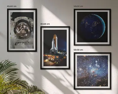 Composizione di 4 quadri con razzo spaziale e astronauti