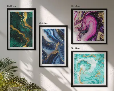 Polittico con cornice motivi astratti nei toni del rosa, verde e blu