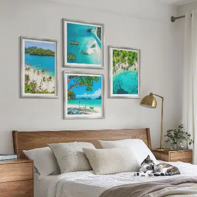 Composizione di 4 quadri con spiagge, palme e acqua cristallina