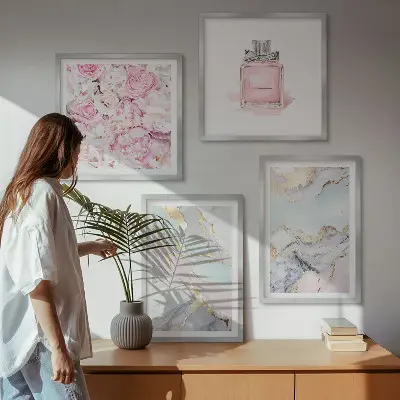 Galleria a parete fiori rosa con marmo pastello