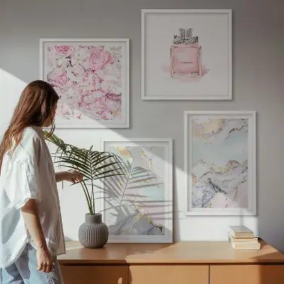 Galleria a parete fiori rosa con marmo pastello