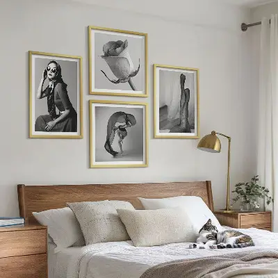 Galleria a parete ritratti eleganti di donne chic