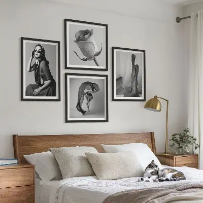 Galleria a parete ritratti eleganti di donne chic
