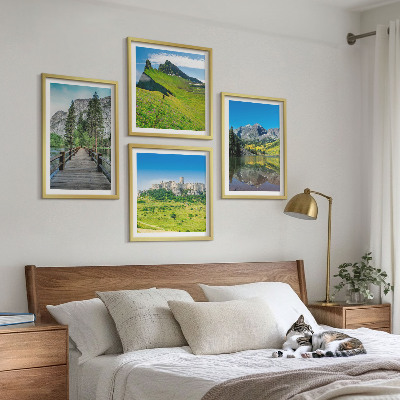 Composizione di 4 quadri Verdi colline con un castello