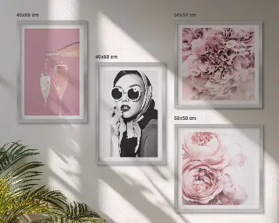 Composizione di 4 quadri con fiori di peonie e rose eleganti