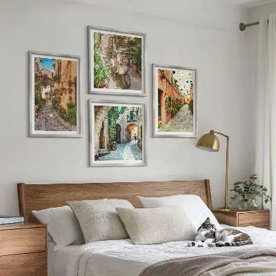 Composizione di 4 quadri con incantevoli strade e fiori italiani