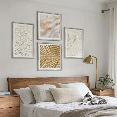 Galleria a parete con motivi a foglia in marmo astratto