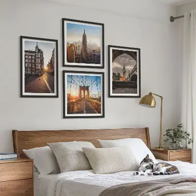 Polittico con cornice con vedute di Londra