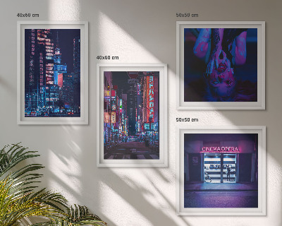 Polittico con cornice Città notturna illuminata da luci al neon.
