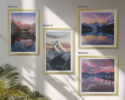 Galleria a parete con paesaggi montani sullo sfondo