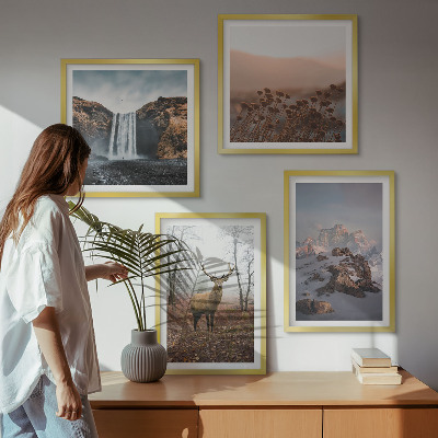 Composizione di 4 quadri Paesaggi selvaggi montagne cervi