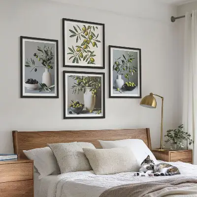 Composizione di 4 quadri con olive in vasi dai colori tenui