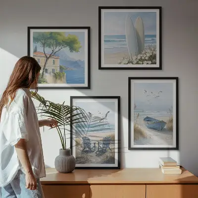 Polittico con cornice con tavole da spiaggia, barca da surf e uccelli