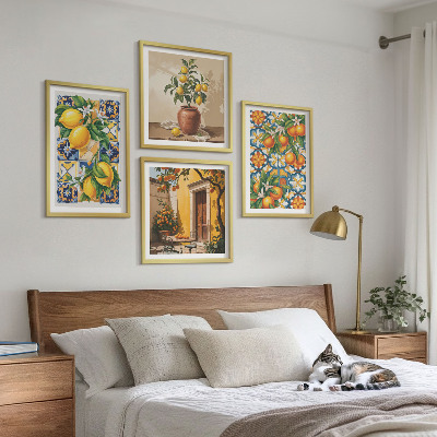 Polittico con cornice motivi floreali color arancio limone