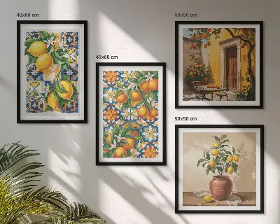 Polittico con cornice con motivi floreali color arancio limone