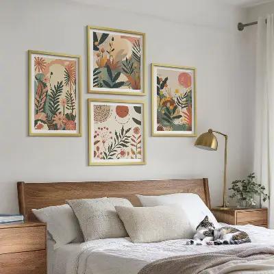 Composizione di 4 quadri con fantasie floreali dai colori pastello