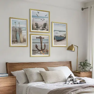 Polittico con cornice paesaggio marino con spiagge estive