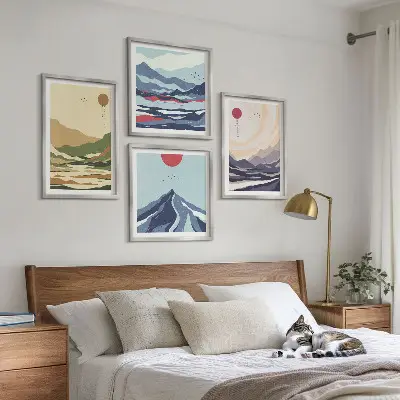 Galleria a parete con montagne color pastello in stile giapponese