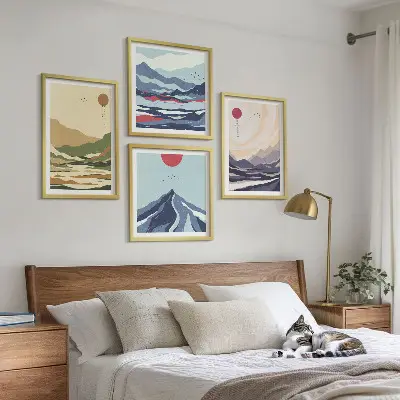 Galleria a parete con montagne color pastello in stile giapponese