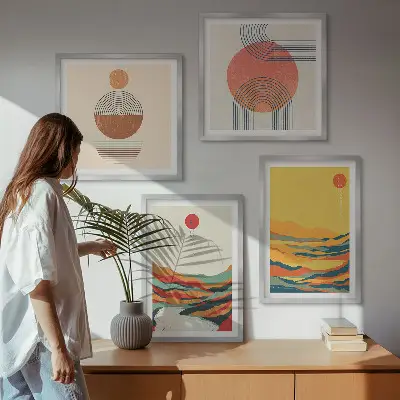 Galleria a parete con disegni colorati di montagne in stile Japandi