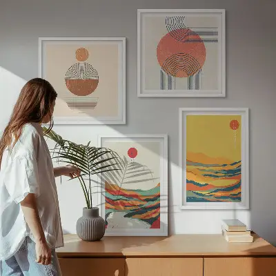 Galleria a parete con disegni colorati di montagne in stile Japandi