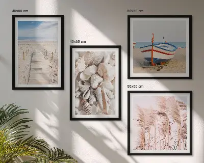 Polittico con cornice spiaggia con barca, conchiglie ed erba in stile boho