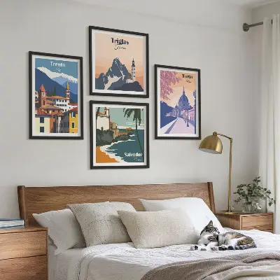 Set di 4 quadri illustrazioni di architettura in stile retrò di montagna