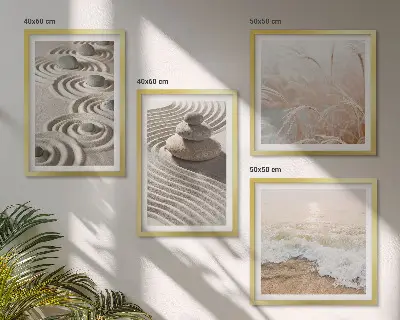 Galleria a parete con sabbia, acqua, pietre e onde sulla spiaggia