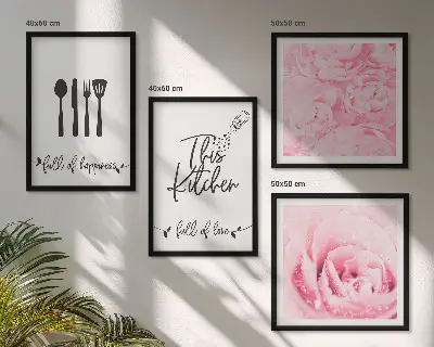 Composizione di 4 quadri con motivo di fiori di rosa in cucina delicata