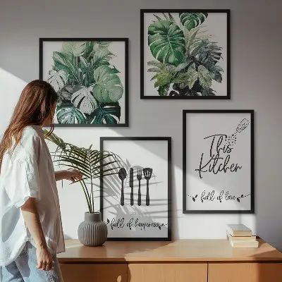 Galleria a parete con motivi di utensili da cucina e foglie