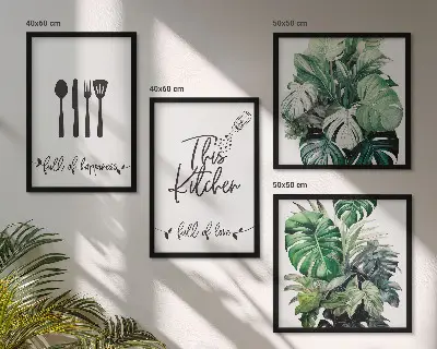 Galleria a parete con motivi di utensili da cucina e foglie