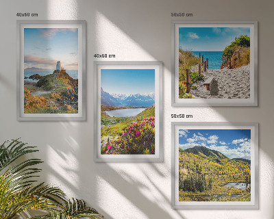 Composizione di 4 quadri Spiaggia, faro, montagne, prati, fiori