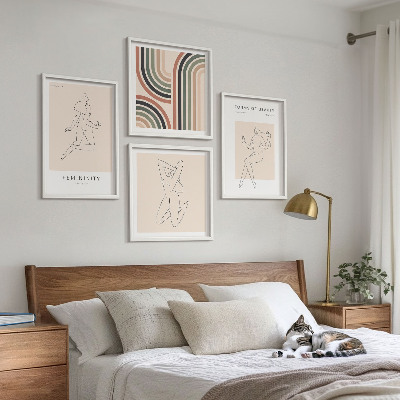 Composizione di 4 quadri Sagome femminili nei poster