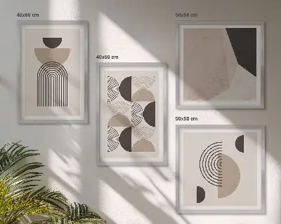 Galleria a parete con motivi geometrici astratti