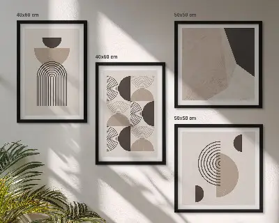 Galleria a parete con motivi geometrici astratti
