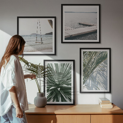Galleria a parete Ponte sospeso tra foglie di palma
