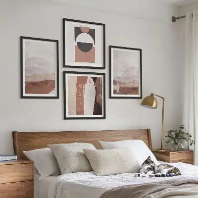 Composizione di 4 quadri con motivi astratti marroni