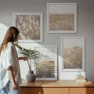 Polittico con cornice paesaggio con erba e fiori nel calore del sole