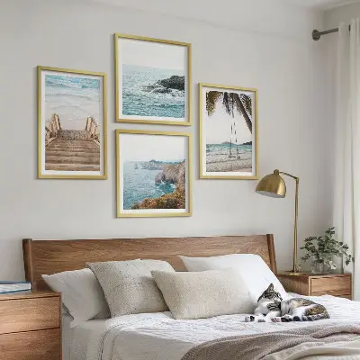 Polittico con cornice con stampa di scala su spiaggia vista mare con altalena