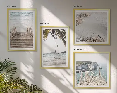 Galleria a parete con stampa di scale sulla spiaggia e altalena sul mare